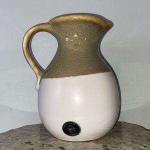 Harris Potteries Made In USA 2 Tone Ivory Matte Sandstone Ceramic Glazed Pitcher